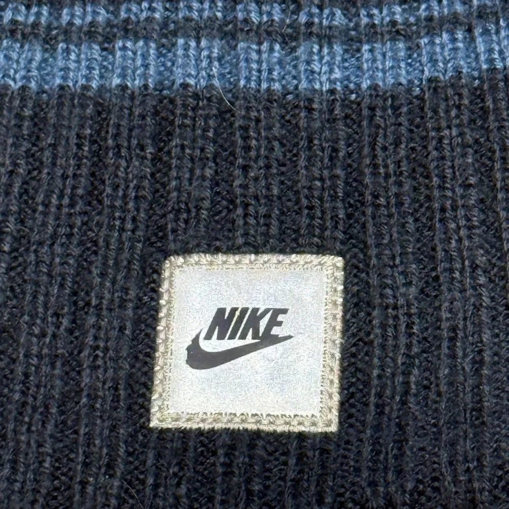 Nike item excellent